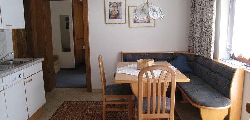 Küche mit Sitzecke - Appartement Pult - Sölden