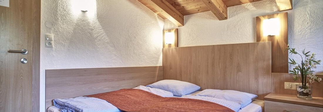 Kingsize Bett - Belledonne Ski in & out Appartements - Sölden