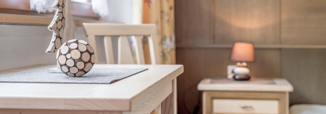 Schreibtisch im Schlafzimmer - Ferienhaus Apart Sonnzeit - Sölden