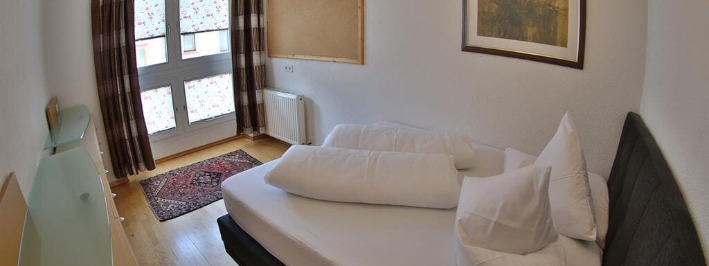 Schlafzimmer 1. OG - Ferienhaus Moidl - Sölden