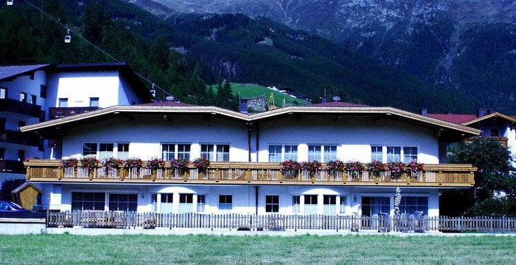 Aussenansicht Landhaus Martinus - Sölden