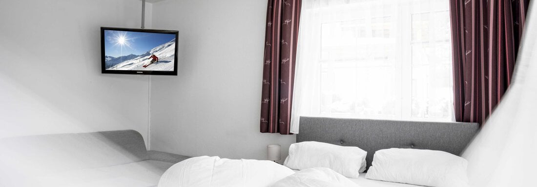 Doppelbett mit Schlafsofa und Einzelbett - Landhaus Martinus - Sölden