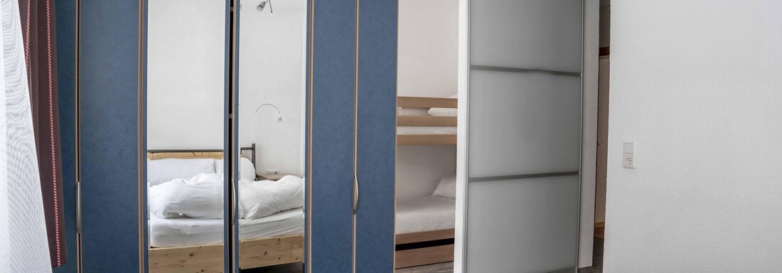 Doppelzimmer mit separatem Stockbett - Landhaus Martinus - Sölden