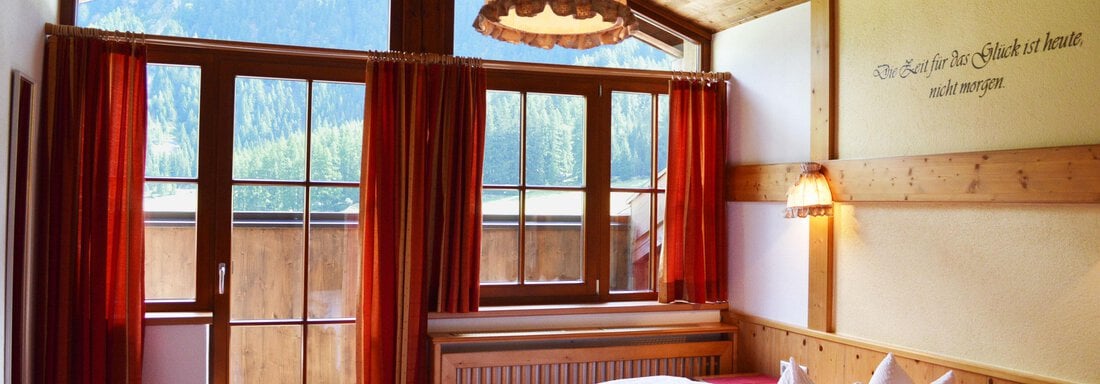 Doppelzimmer mit Balkon - Pension "Zur alten Mühle" - Sölden