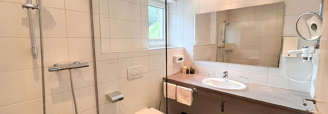 Badezimmer_bergheim_4personen_dz1_WZ - Sporthotel Garni Bergheim - Sölden