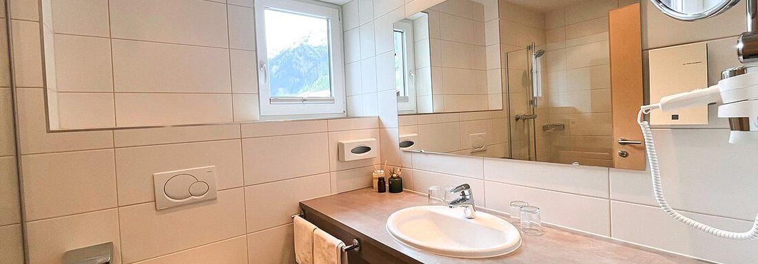 Badezimmer_bergheim_4personen_dz2_WZ - Sporthotel Garni Bergheim - Sölden