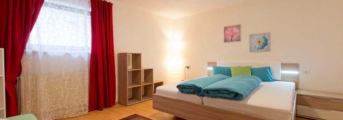 Schlafzimmer - Ferienwohnung Schmid - Umhausen