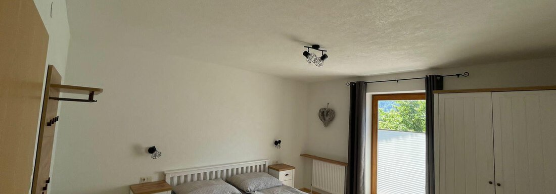 Doppelzimmer mit Zugang zum Balkon - Naznhof - Umhausen