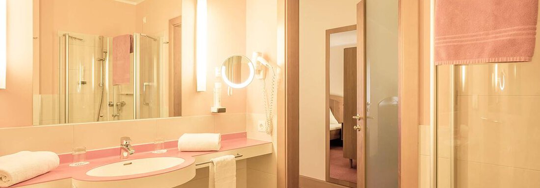 Vivea Hotel Umhausen Badezimmer - Vivea 4* Hotel Umhausen im Ötztal - Umhausen