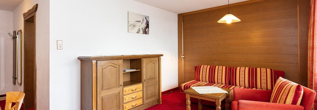 Wohnzimmer im Comfort-Appartement Typ II - Appartementhaus Zirmhof - Vent