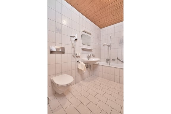 Badezimmer Appartement Nr. 2 - Gästehaus Judith - Zwieselstein