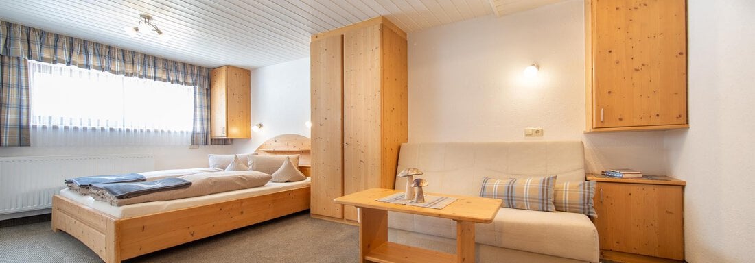 Doppelzimmer mit weiterer Schlafmöglichkeit - Haus Benjamin - Zwieselstein